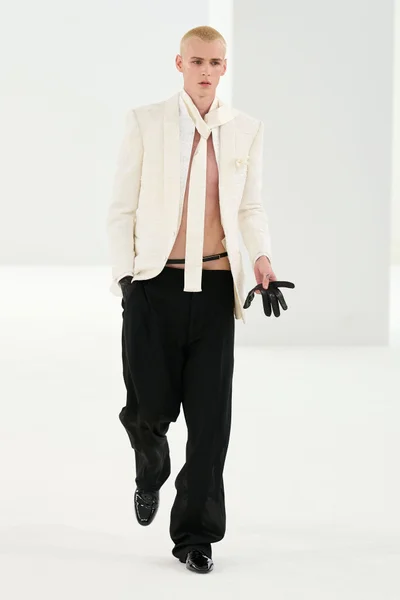 Look 62